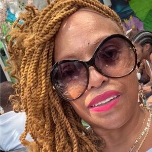 Meet your Posher, Sherri